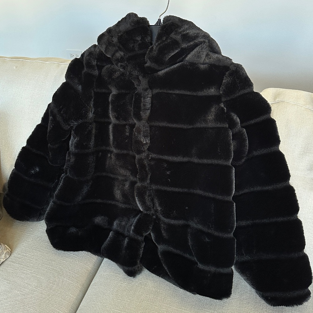 Faux fur black short coat